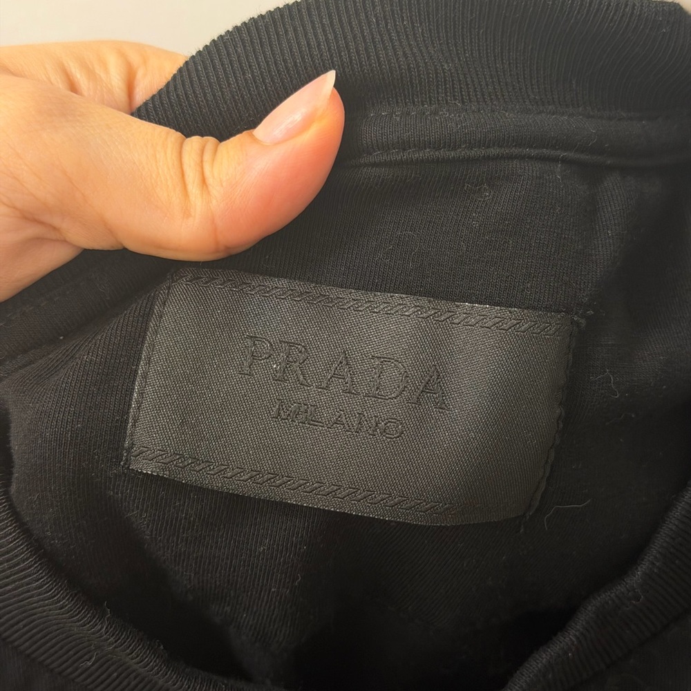 Prada Men's Black Short Sleeve Tee - Picture 2 of 4
